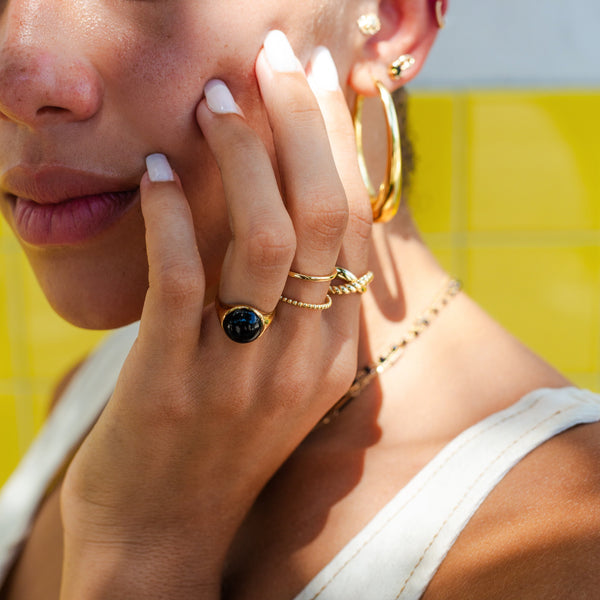 18K Yellow Gold Large Round Onyx Ring