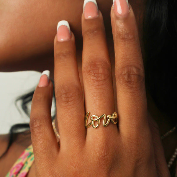 14k Yellow Gold Cursive 